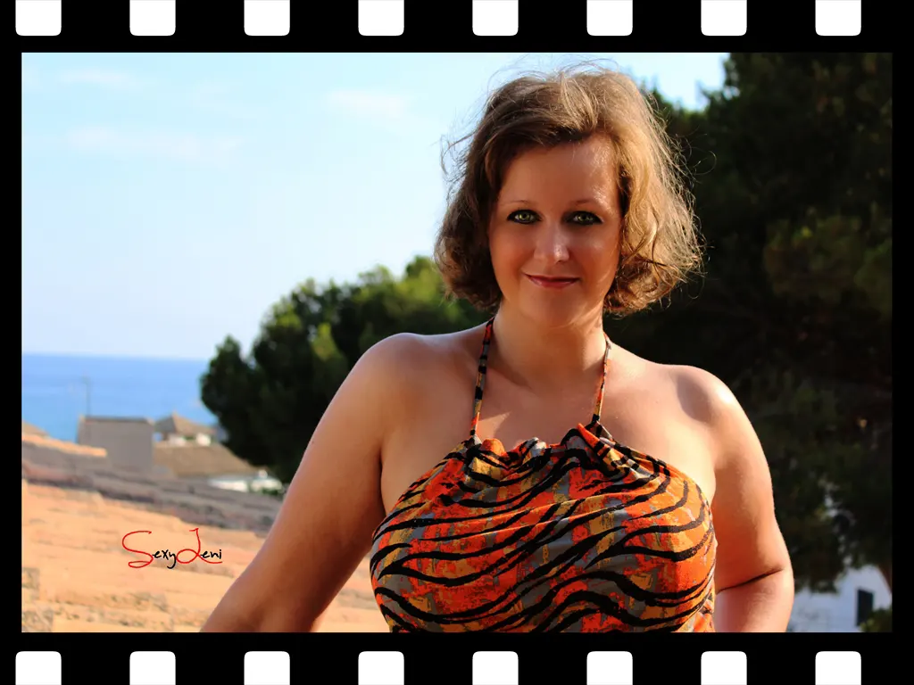 SexyLeni image 3